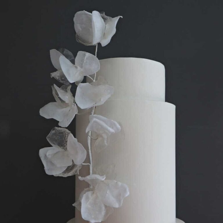 rice and wafer paper flowers Astashkina Cakes 2