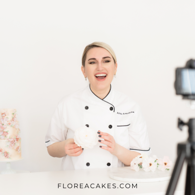 Why you need a wedding cake deposit?