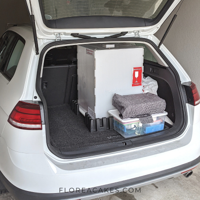 Transporting a wedding cake in a car Florea Cakes