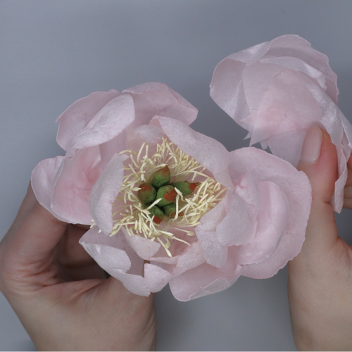 Wafer Paper Peony workshop with Florea Cakes for home bakers ()